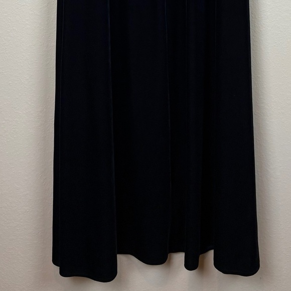 Betsy & Adam by Jaslene Black Velvet Aline Spaghetti Strap Maxi Evening Gown - Picture 9 of 11